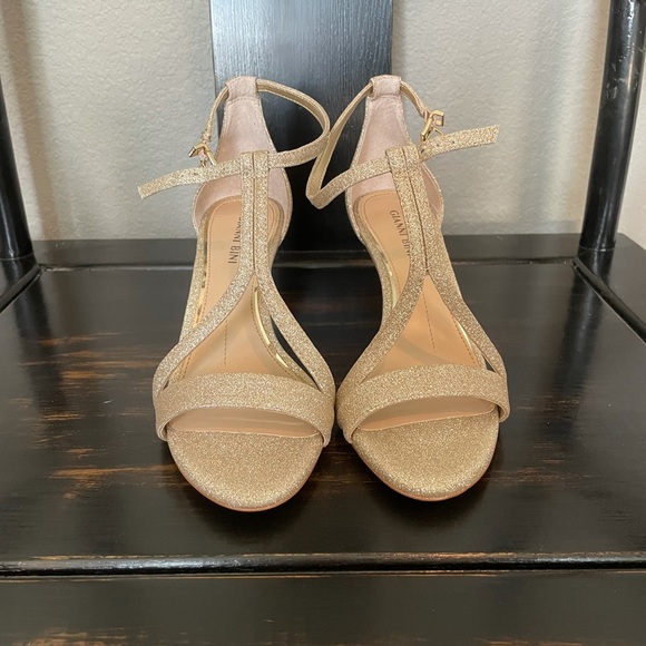 Gianni Bini Gold Heels - Picture 1 of 8